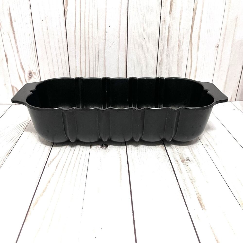 Nordic Ware Pro Gray Cast Bundt Loaf Cake Pan Baking 9 cup Cast Aluminum